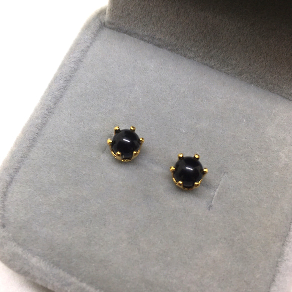 人気⭐︎再販多数456【モリオン】天然石一粒ピアス＊4.5mm 1枚目の画像