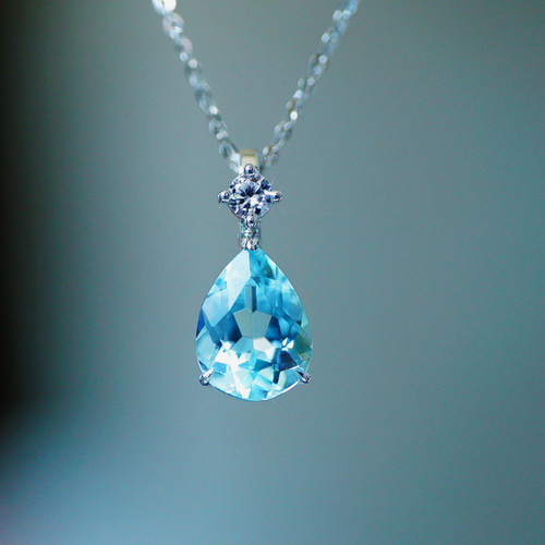 海の水」K18 天然アクアマリン 天然ダイヤモンド 和名藍玉 水宝玉 3月