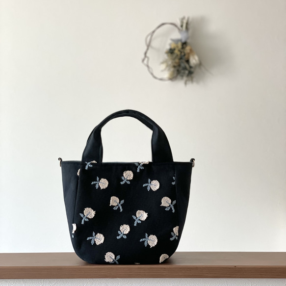 ⚮̈ミナペルホネン skip black まるっこトート トートバッグ
