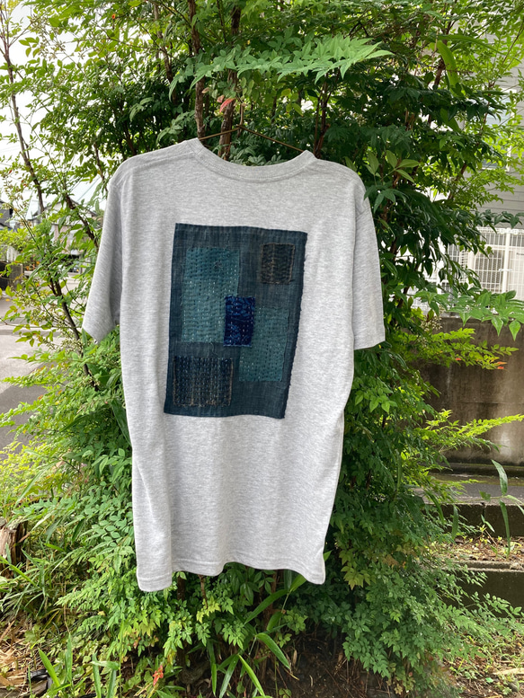 1942 size M  襤褸　リメイク　tシャツ 古布　パッチワーク　藍染　藍染め　ヴィンテージ　刺し子 オリジナル 1枚目の画像