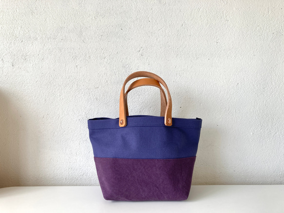 青紫色と葡萄色の小さな鞄 1枚目の画像