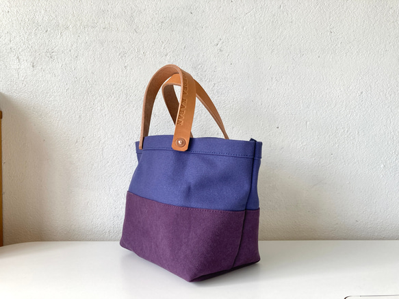 青紫色と葡萄色の小さな鞄 2枚目の画像