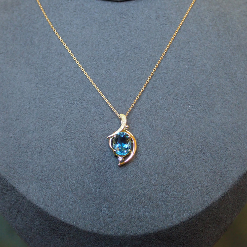 完全手作り ロンドンブルートパーズ スターダスト梨地 ペンダント