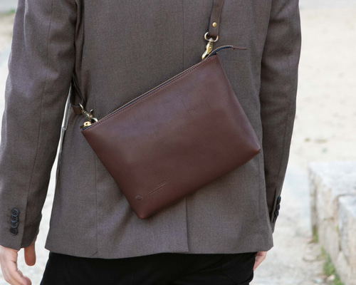小さくても大容量。【A4収納可能】3way bag/silver。4Wayマルチバッグ】栃木レザー ショルダー 小さくても大容量。ここあさま❤️pagesになります❤️デニムリメイク♡パッチワークファスナー2way。4Wayマルチバッグ】栃木レザー ショルダー