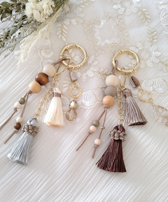 ウッドビーズとダブルタッセルのバッグチャーム️ その他アクセサリー