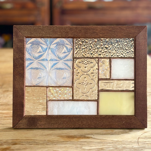 新デザイン】バラ模様のガラスが美しいステンドグラスパネル