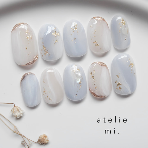ホワイト×くすみブルーのニュアンスネイルチップ*成人式 ブライダル