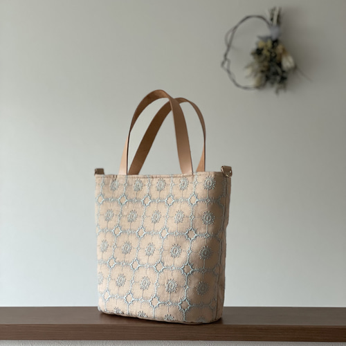 ミナペルホネン light beige tambourine 楕円底トートバッグ ミナ