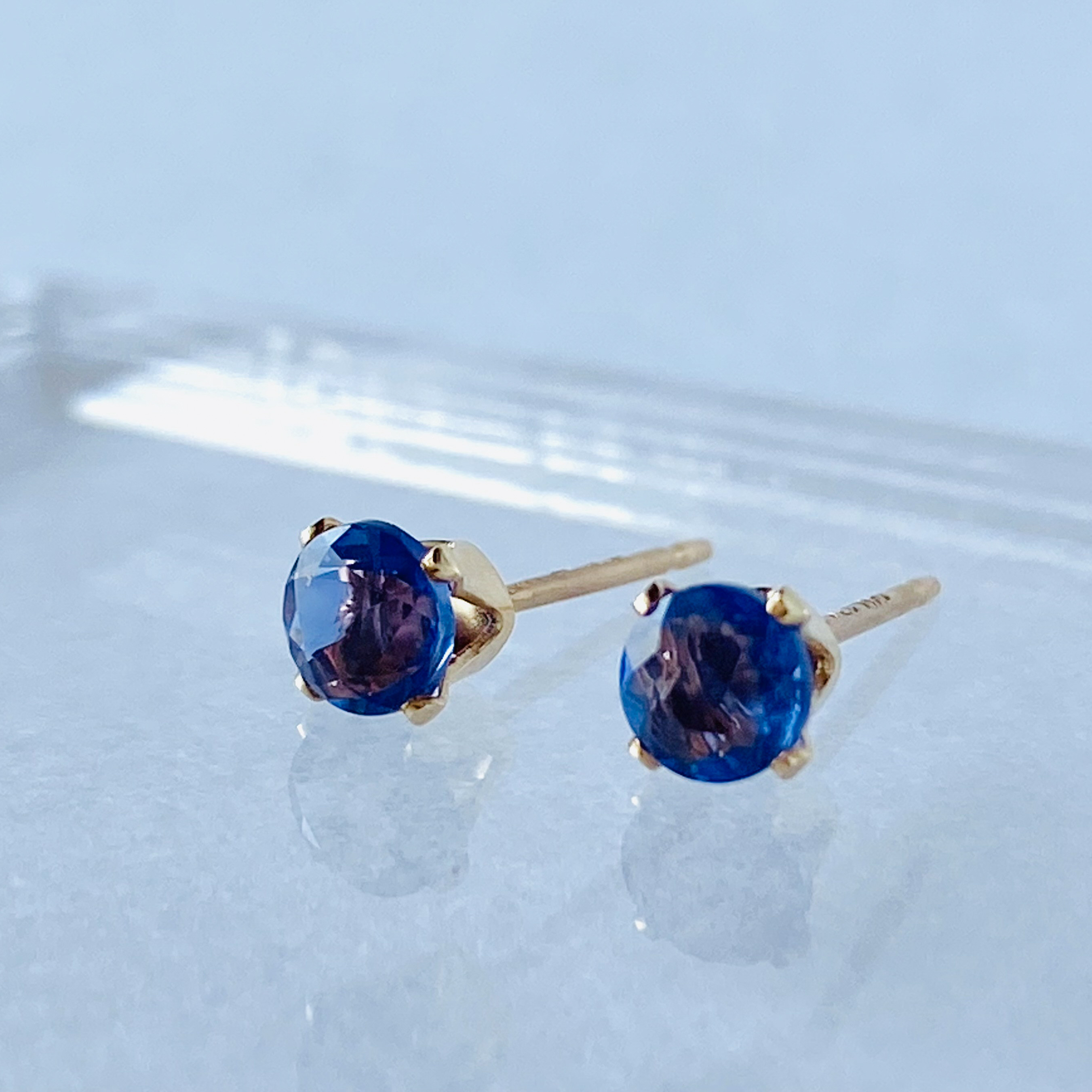 【両耳ピアス】14KGF 宝石質カラーチェンジフローライトピアス スタッドピアス 直結 アレルギー対応