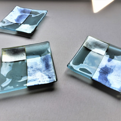 ガラスの器　銀澄皿　シルバー＆ブルー 12㎝角 3枚目の画像