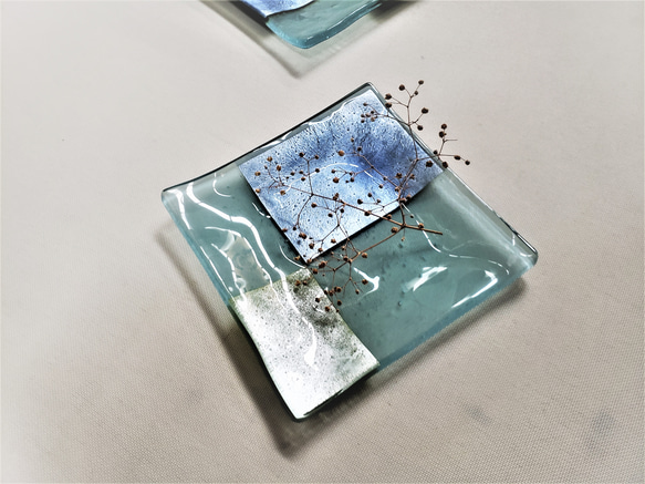 ガラスの器　銀澄皿　シルバー＆ブルー 12㎝角 9枚目の画像