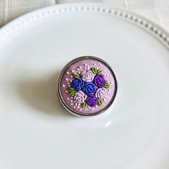 手刺繍の小物ケース【選べる花の刺繍】 8枚目の画像