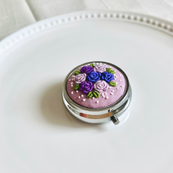 手刺繍の小物ケース【選べる花の刺繍】 10枚目の画像