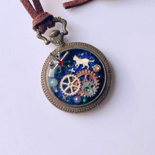 No.1528】UVレジン 宇宙 歯車 猫 懐中時計風 ネックレス ネックレス