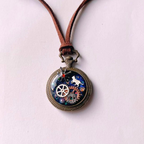No.1528】UVレジン 宇宙 歯車 猫 懐中時計風 ネックレス ネックレス
