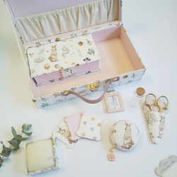 再販　トランク型お裁縫箱とお裁縫道具のセット（ カルトナージュ、Milky rabbit） 3枚目の画像
