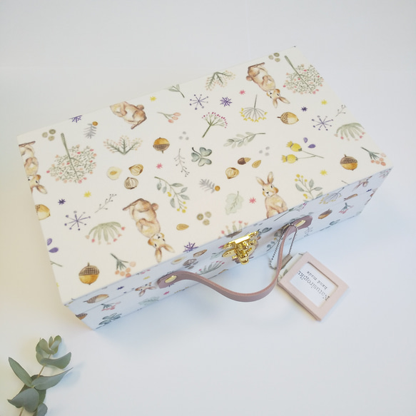 再販　トランク型お裁縫箱とお裁縫道具のセット（ カルトナージュ、Milky rabbit） 2枚目の画像