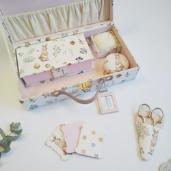 再販　トランク型お裁縫箱とお裁縫道具のセット（ カルトナージュ、Milky rabbit） 6枚目の画像