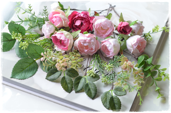 Creema限定【送料無料・ヘッドドレス】ピンクのバラとグリーンの組み合わせ自由な24パーツ　フォト・ガーデウェディング 1枚目の画像