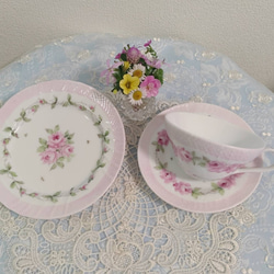 ♡１人用teaカップ＋ケーキ皿(薔薇) 2枚目の画像