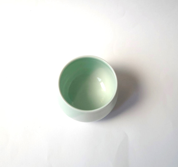 爽やかなカップです☆　　白と緑のたっぷりカップ　磁器 6枚目の画像