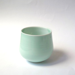 爽やかなカップです☆　　白と緑のたっぷりカップ　磁器 3枚目の画像