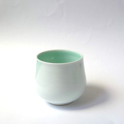爽やかなカップです☆　　白と緑のたっぷりカップ　磁器 5枚目の画像