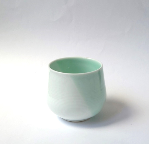 爽やかなカップです☆　　白と緑のたっぷりカップ　磁器 4枚目の画像