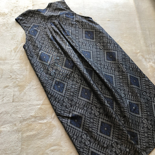 大島紬のジレ ジャンパースカート 未使用の反物から 着物 大島紬のジレ ジャンパースカート 未使用の反物から 着物