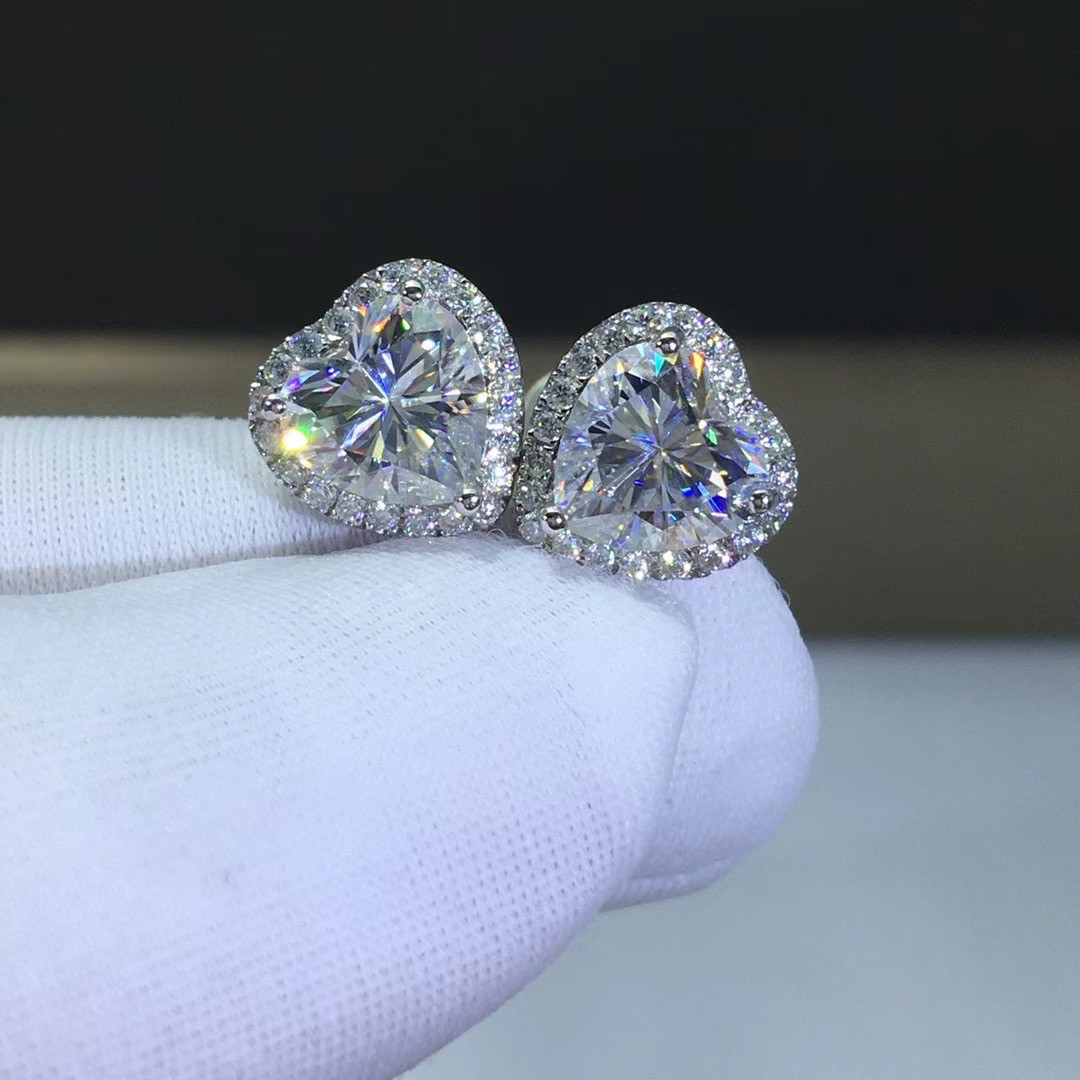 免許証所持 輝くハート モアサナイト ダイヤ ピアス K18WG ピアス