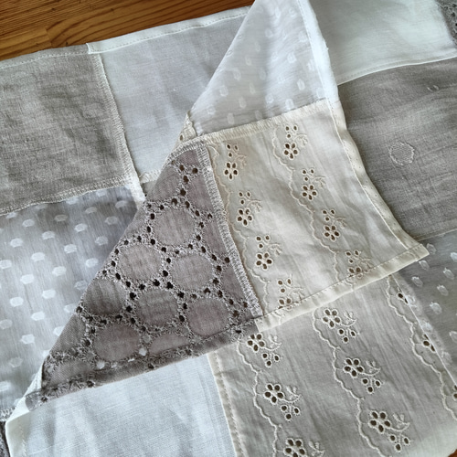 ❤ホワイト＆ベージュ❤可愛い刺繍❤透け感のある❤ランダム