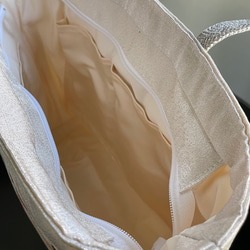 帯リメイクバッグ　錦繍殿上文　A4サイズ　トートバッグ　ふわふわ綿入り　和装バッグ　 10枚目の画像
