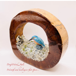 一つ限りの流木アート 水辺のカワセミ ジオラマ 流木 フィギュア 置物 動物 鳥 インテリア レジン 水辺 N14 4枚目の画像