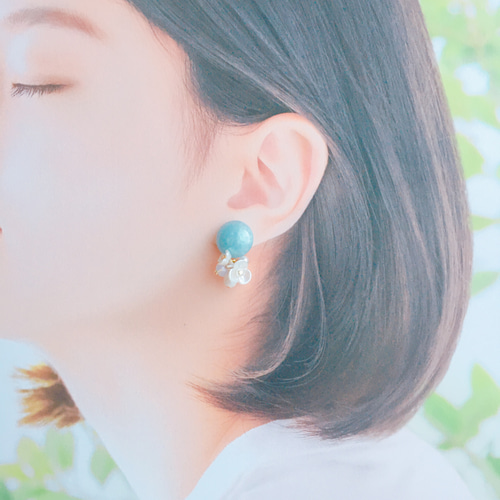 レジン アクセサリー ビーズ ゆらゆら ピアス ブルー 清楚 可愛い お花 