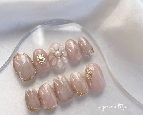 ピンクベージュラメ水引フラワーニュアンスネイル ちゅるん 冬 前撮り