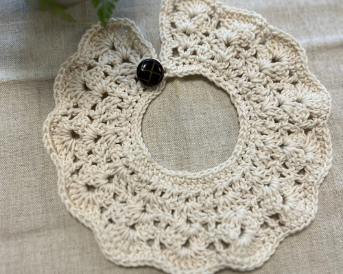 ハンドメイドスタイ　レースつけ襟スタイ　きょん様 ◯ハンドメイド◯''特別な日の''つけ襟みたいなまんまるスタイ