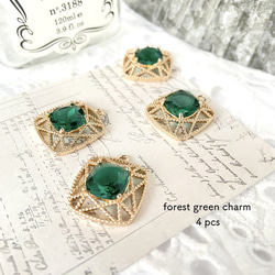 4pcs★ charm・forest green（ガラスチャーム） 1枚目の画像