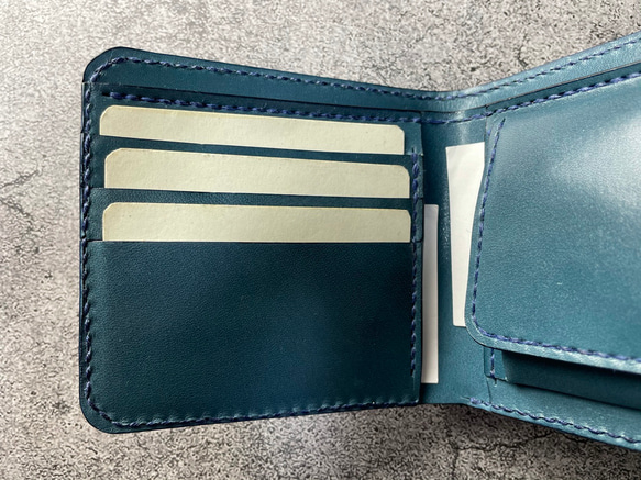 【手縫】定番アンティークブルー二つ折本革財布（ボックス型小銭入れと大きめの外ポケット付き） 8枚目の画像