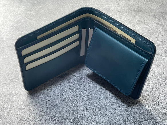【手縫】定番アンティークブルー二つ折本革財布（ボックス型小銭入れと大きめの外ポケット付き） 6枚目の画像