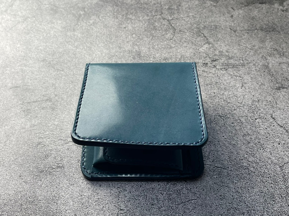 【手縫】定番アンティークブルー二つ折本革財布（ボックス型小銭入れと大きめの外ポケット付き） 5枚目の画像