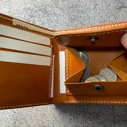 【手工縫製】經典駝色雙折真皮錢包（配盒型零錢包和大外袋） 第7張的照片