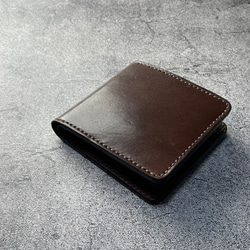 【手縫】定番チョコ二つ折本革財布（ボックス型小銭入れと大きめの外ポケット付き） 1枚目の画像