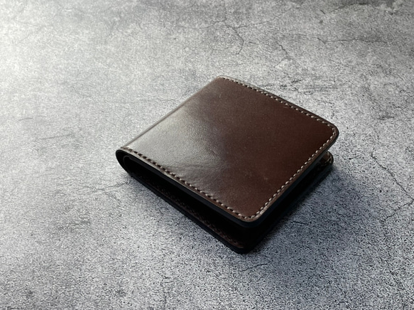 【手縫】定番チョコ二つ折本革財布（ボックス型小銭入れと大きめの外ポケット付き） 1枚目の画像