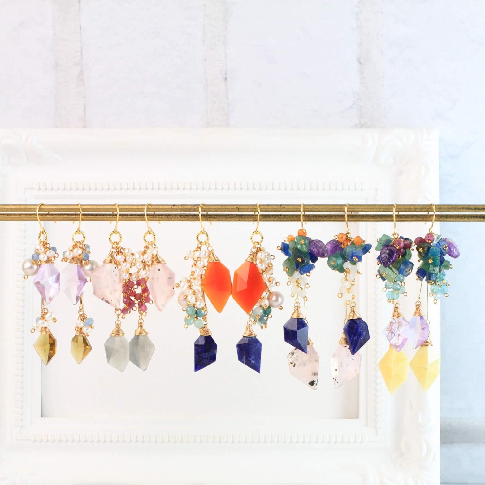 【1点限定】ローマングラス　バイオタイトinローズクォーツ　スピンドルカット　ロング耳飾り