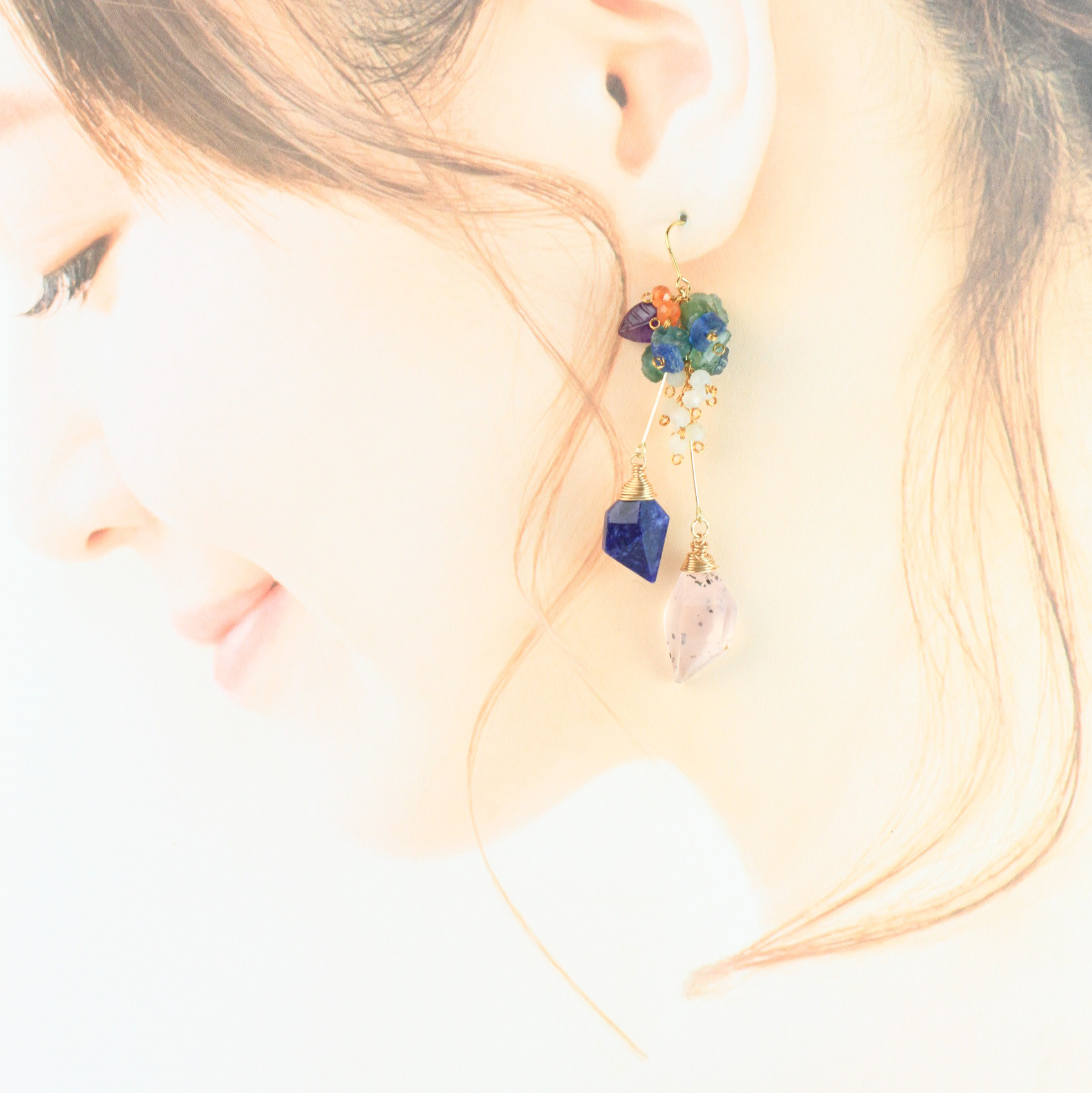 【1点限定】ローマングラス　バイオタイトinローズクォーツ　スピンドルカット　ロング耳飾り