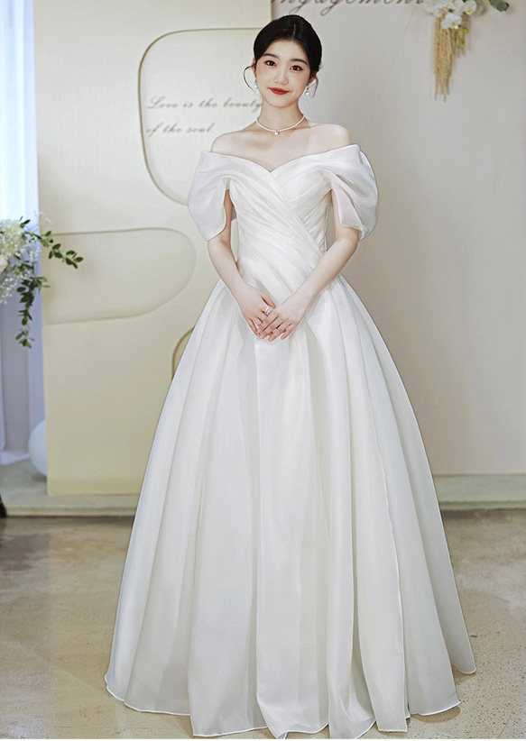 ウエディングドレス オフショルダー 光沢サテン トレーン/ロング 演奏会/音楽会/発表会 ウエスト ヒップ