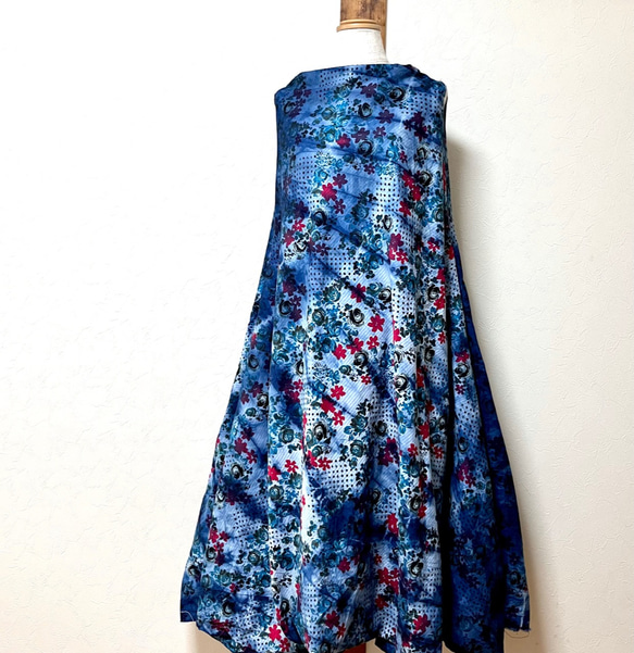 藍染  フラワーストライプ　ハーフバルーンドレス 4枚目の画像