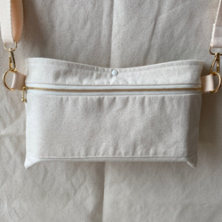 在庫限り　ショルダーティッシュケース　サコッシュ　保育士　調節できるストラップ付き　いちごスイーツ　ピンクor水色 12枚目の画像