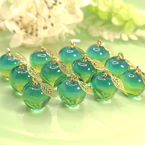 透き通る翠黄の林檎 イヤリングorピアス 樹脂・レジン 藍山工房 通販 