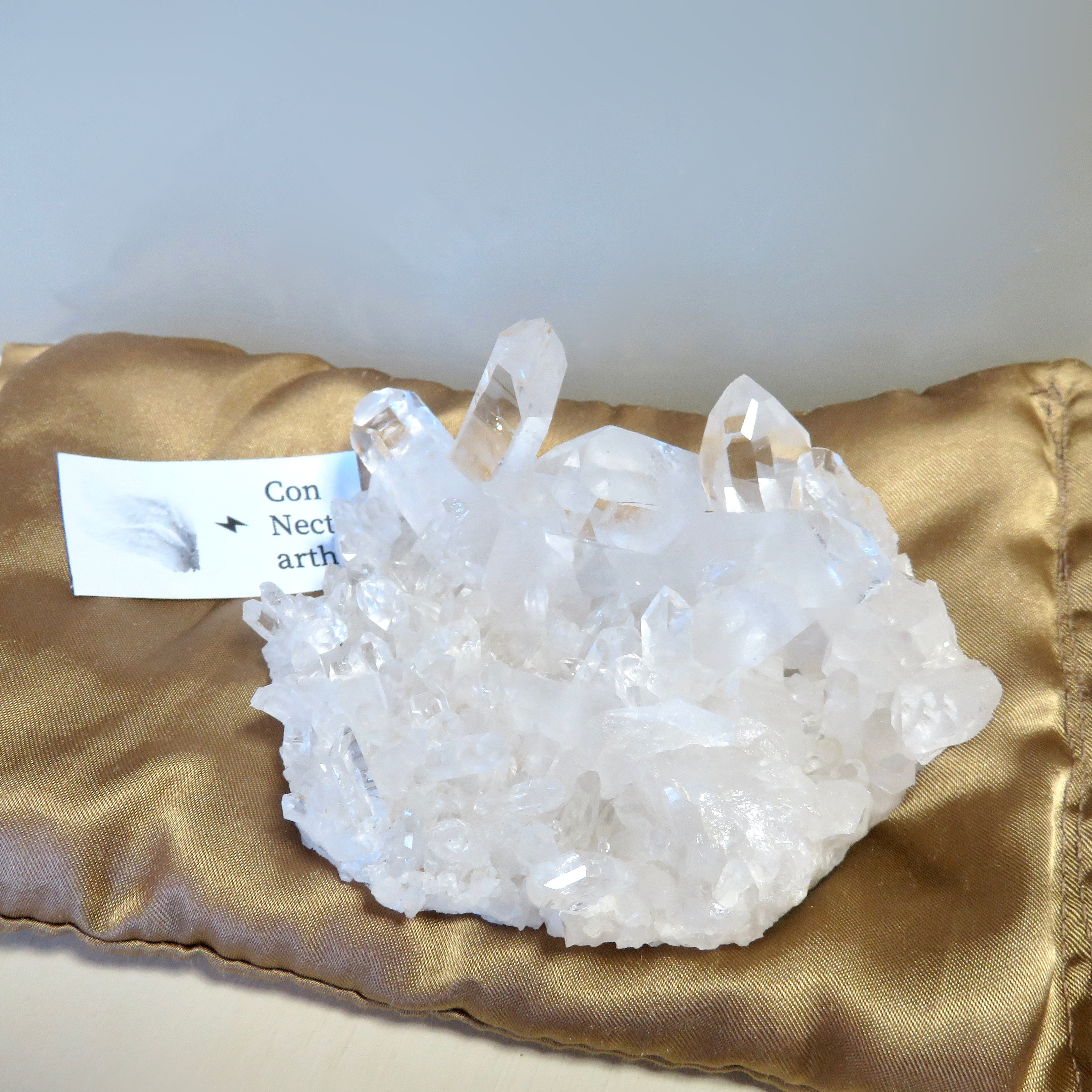 美しい鉱物標本】浄らかな水晶クラスター／252グラム　的作品｜Creema　其他擺飾　ConNectarth